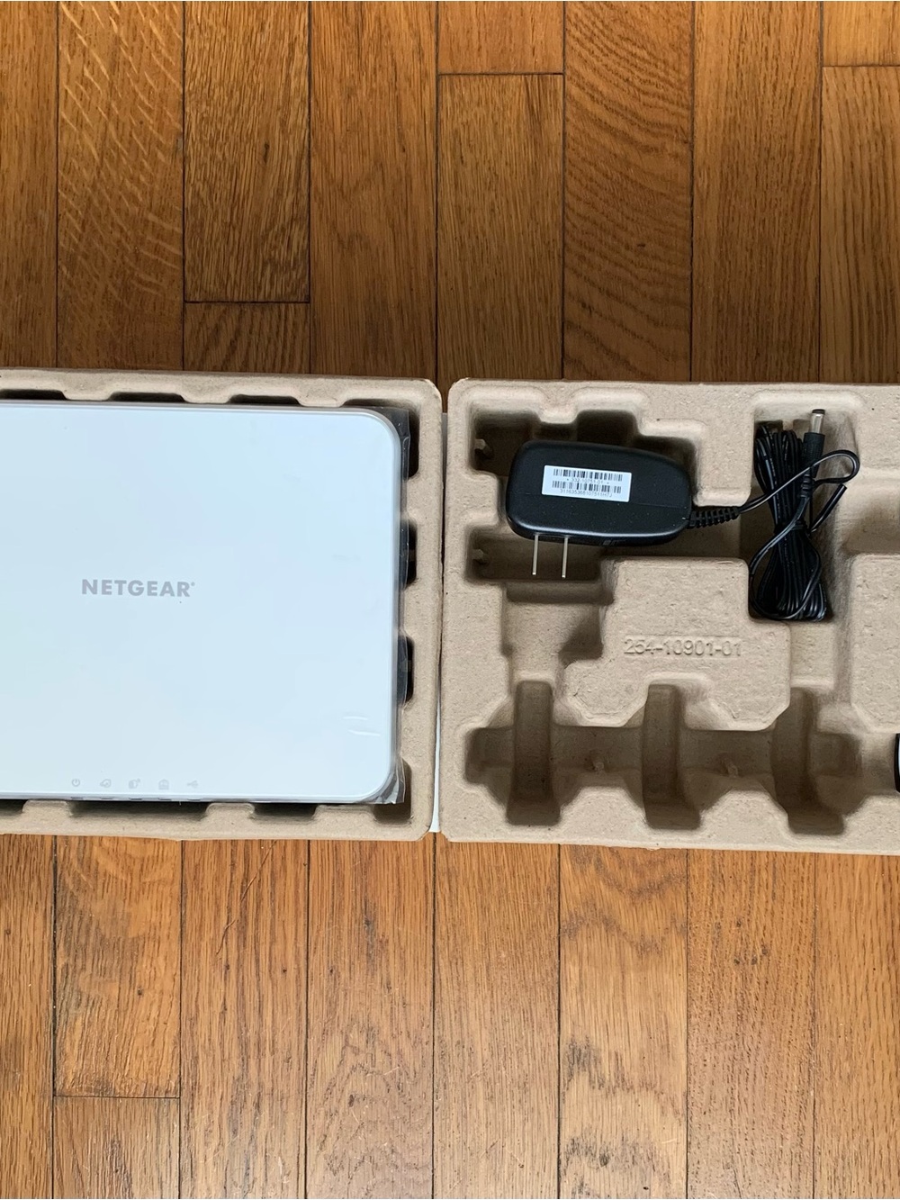 Netgear Base Station VMB3000 For Arlo Cameras W/Power Adapter & Ethernet Cable